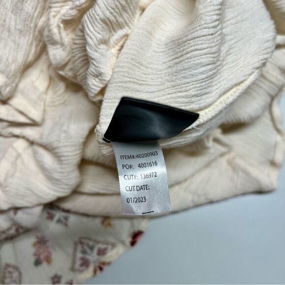 Torrid Surplice Gauze Romper Tie Back Flutter Sleeve Size 2, 2X 18/20 EUC - Picture 11 of 11